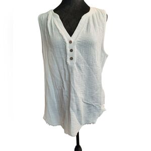 Good Days Only Sleeveless White Pull Over Top Large NWOT